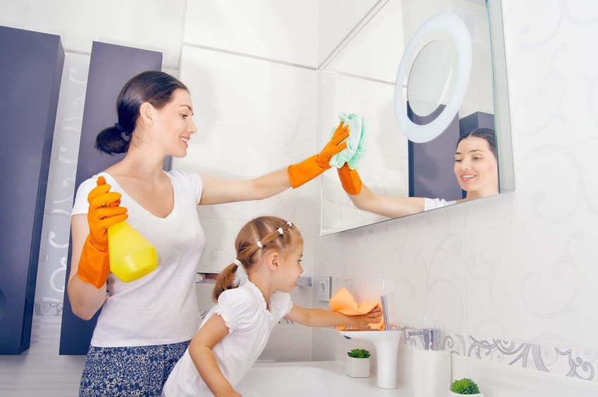 Aj dieťa môže pomôcť matke pri upratovaní - Wellness Magazín