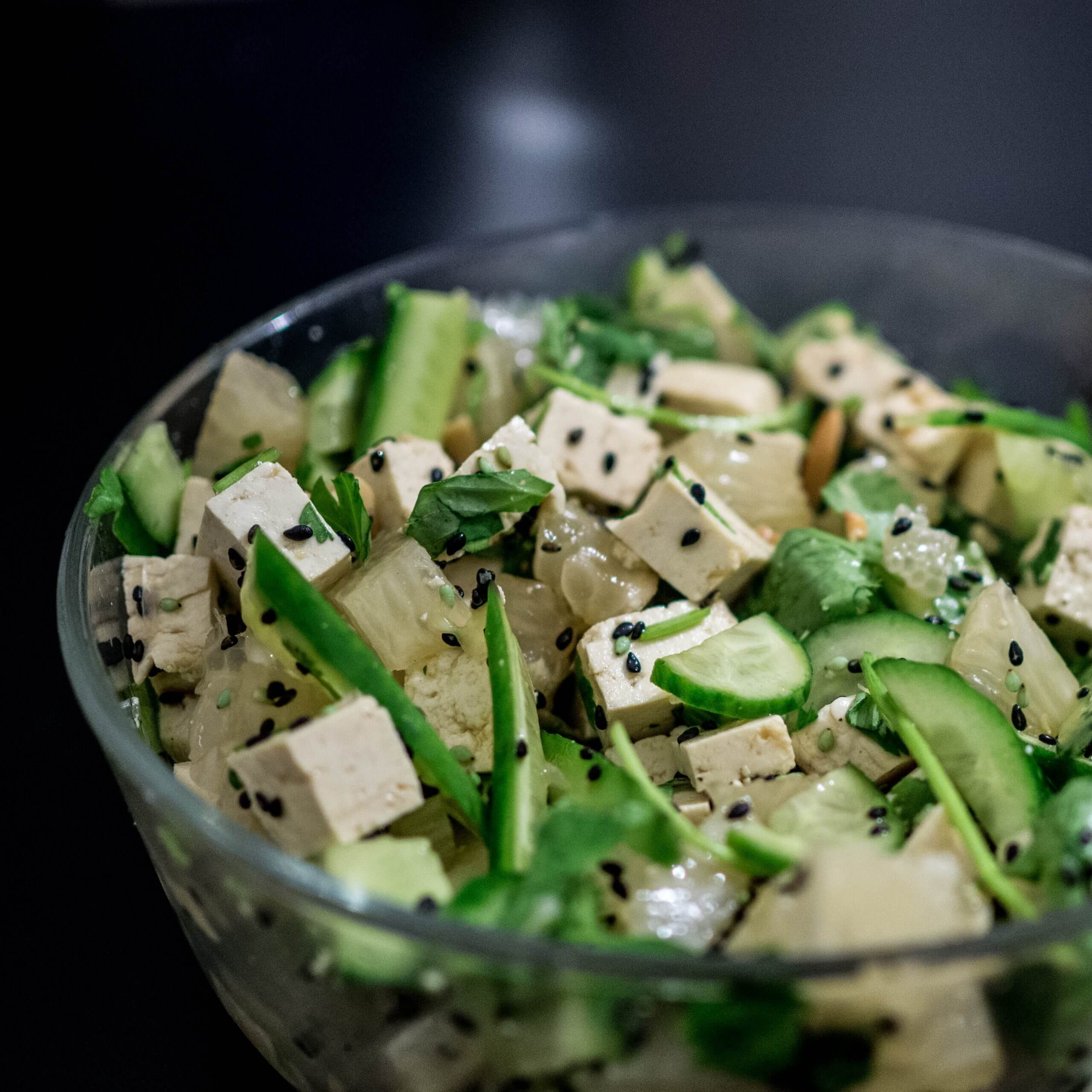 tofu syr v miske